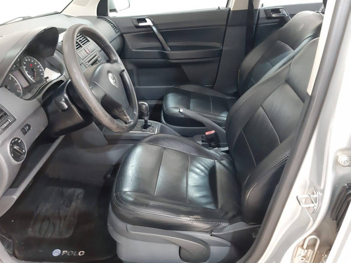 Imagem 8 de 10 de Volkswagen Polo Sedan 1.6 Mi Comfortline 8v Flex 4p
