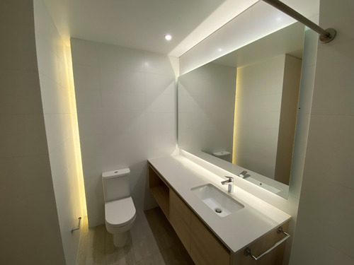 Dpto, 3 Dorm.+ 3 Baños + 3 Est. Manquehue Oriente, Nuevo