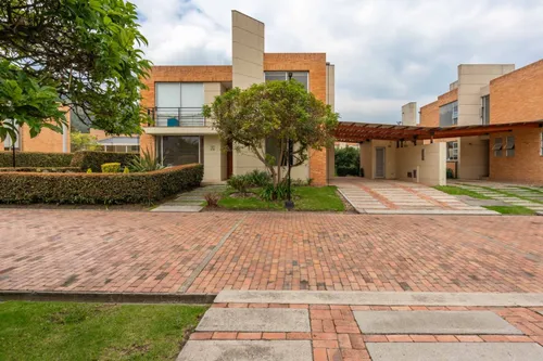 Casa En Arriendo/venta En Barrio Fonqueta. Cod V22109