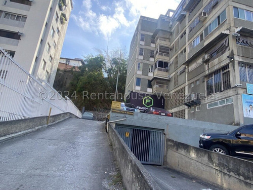 Apartamento En Venta Urb. Chuao Caracas. 24-21492 Yf