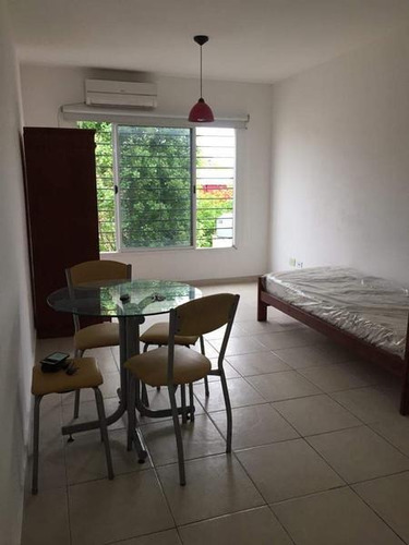 Imagen 2 de 4 de Departamento - Moron