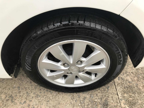 Imagem 9 de 10 de Hyundai Hb20 2014 1.6 Comfort Plus Flex 5p