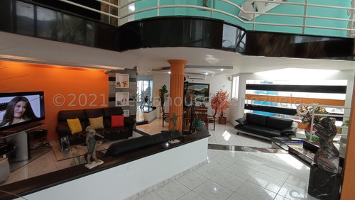 Imagen 1 de 14 de El Castaño Casa En Venta Con Piscina 21-22086 Dc