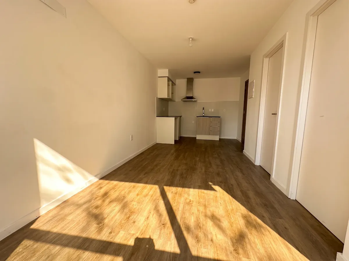 Alquiler De Apartamento De 1 Dormitorio En Cordón Sur / Edificio Torres Oliva · Foto 3