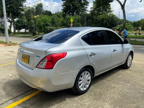 Nissan Versa 1.6 Sense