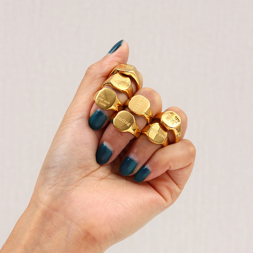 Joyas Chapadas En Oro De 18 Quilates Con Anillo Con Letra In