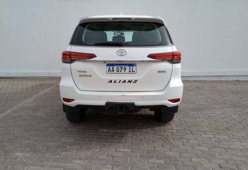 Imagen 14 de 14 de Toyota 2016 Hilux Sw4 Tdi Srx At L/16