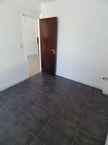 Se Alquila Departamento De Un Dormitorio En Rosario.