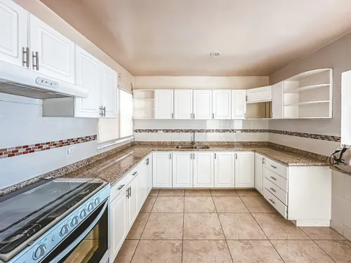 Casa En Venta Con Recámara En Planta Baja En Rincones De La Calera.