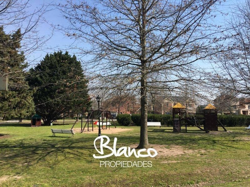 Muy Linda Casa Dentro Del Barrio Privado La Lomada De Pilar