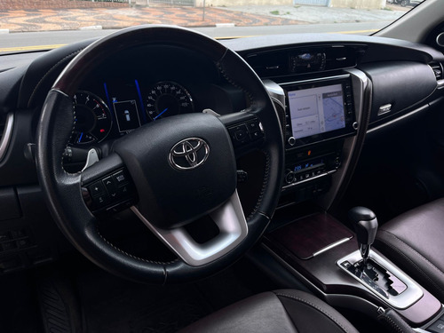 Toyota Hilux SW4 2.7 SRV 7 LUGARES 4X2 16V FLEX 4P AUTOMÁTICO