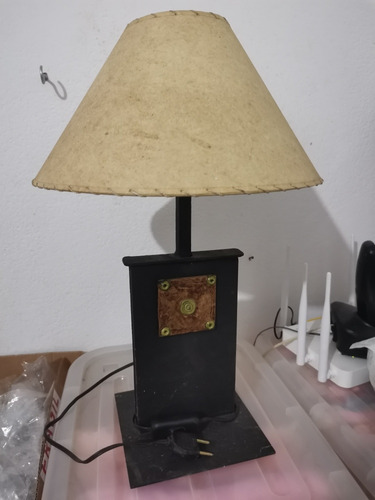 Lámpara De Mesa Artesanal De Hierro, Lonja Y Cerámica.