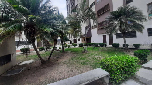 Imagen 13 de 13 de 141284 Cómodo Y Amplio Apartamento En Venta En Las Quintas Naguanagua - Carmen María González 0412.4359728