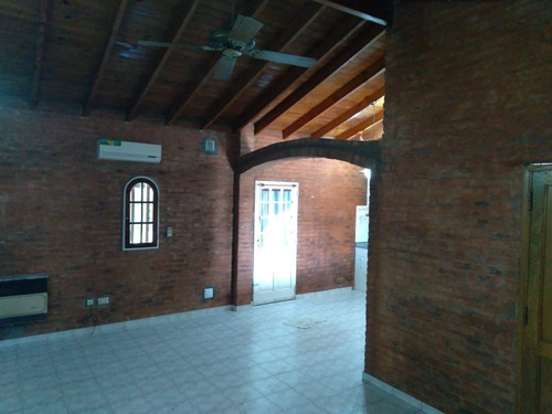 Venta Chalet En Marcos Paz Sobre Calle Sarmiento Imbatible Todos Los Servicios