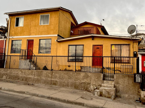 2 Casas En 1 Unidas Por El Patio 