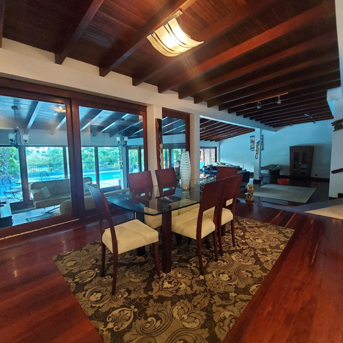 Imagen 7 de 30 de Venta De Casa En Prados Del Este 8h/ 9b/ 5p