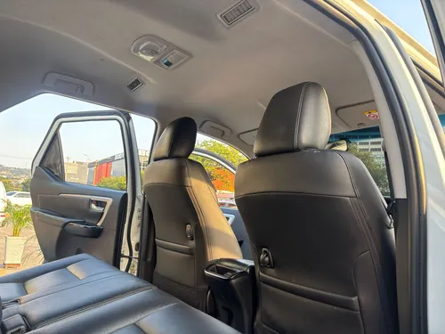 Toyota Fortuner Sr 2.4 4x2 At Diesel