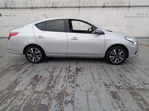 Imagen 2 de 15 de Nissan Versa 2019 1.6 Exclusive Navi At