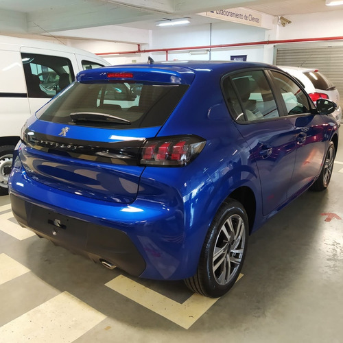 Imagen 17 de 18 de 208 Allure Tiptronic 2022