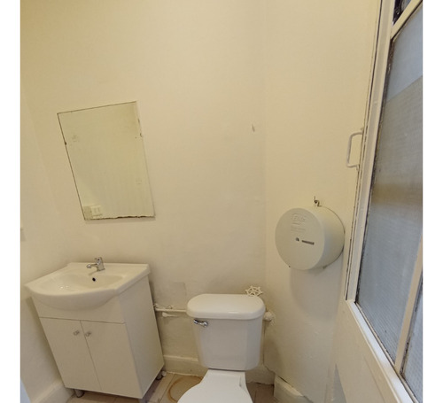 Oficina Paseo Matias Cousiño De 24 M2 Se Vende