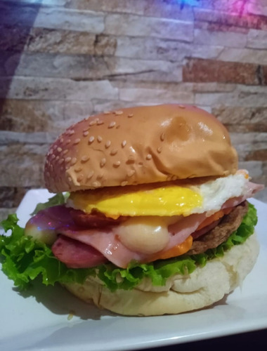 Imagem 1 de 5 de Lanches