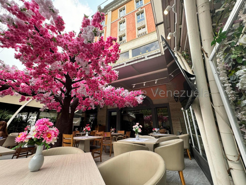 Fondo De Comercio En Venta  Urb. Altamira Caracas. 24-17590 Yf