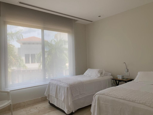 Amplia Casa En Condominio En Venta En Chablekal