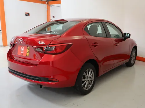Mazda 2 TOURING SEDAN 1.5 TP 6AB
