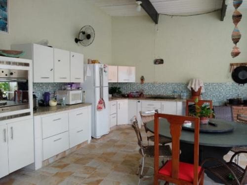 Imagem 6 de 11 de Linda Casa À Venda Com Piscina, Churrasqueira E Localizada À 450m Do Mar Em Itanhaém, Litoral Sul De Sp.