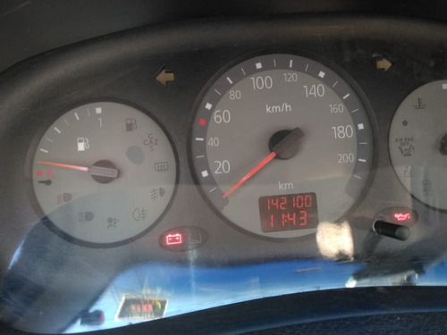Renault Clio 1.0 Authentic 2005 4 Portas