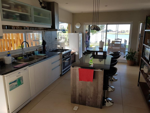Imagen 12 de 25 de Casa En Venta Con Vista A La Laguna En Barrio San Sebastian, Pilar