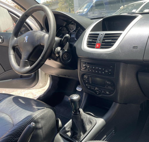 Peugeot 207 2011 Compact