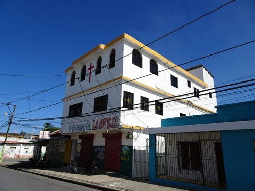 Alquilo 5 Oficinas En 2do Nivel, Centro De Nagua