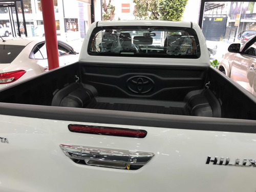Imagen 8 de 11 de Toyota Hilux Pick Up