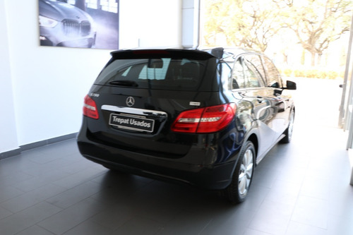 Imagen 5 de 12 de Mercedes Benz B200 Style