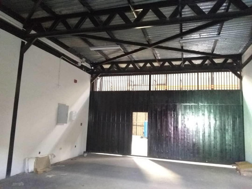 Galpones Con Locales En Venta En Centro Barquisimeto Lara -- %%m-c-t%% Cod. 23 Guion 2 3 5 2 2