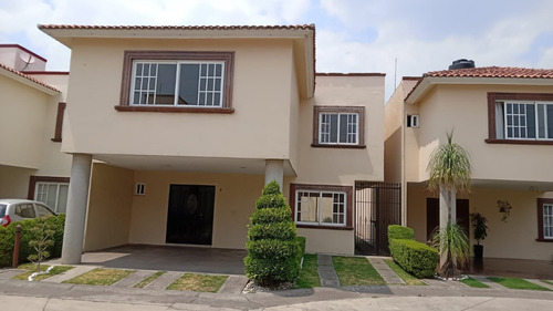 Casa En Venta En Metepec. Fracc. Rinconada Las Torres, Ubicación Segura