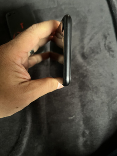iPhone SE 2 Generación 64 Gigas Color Negro En Buenas Condiciones Todo Funciona Entrego Con Cable De Carga (Usado)