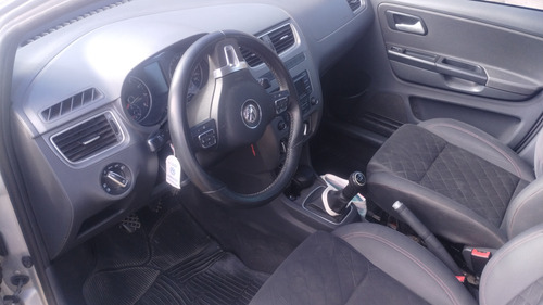 Volkswagen Suran 1.6 Highline 101cv