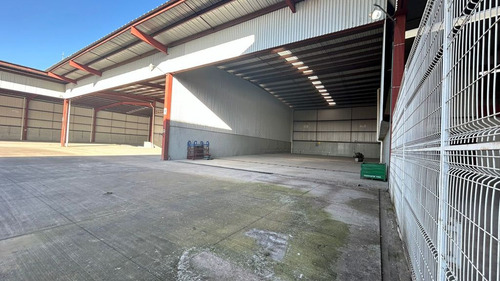 Nave Industrial O Bodega Venta O Renta En Ave Principal De Xonacatlan, Límite Con Lerma.