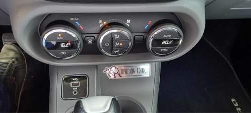 Imagem 14 de 15 de Fiat Toro 2017 1.8 16v Opening Edition Flex 4x2 Aut. 4p