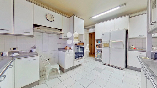 Elegante Y Exclusivo 1 Depto Por Piso, Vistas, 3 Est + B