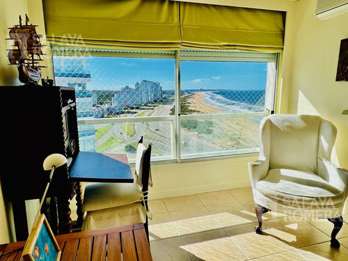 Venta: Apartamento 4 Dormitorios Edificio Estrella De Mar Punta Del Este