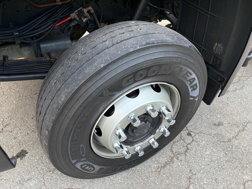 Vw 31330 Prime 6x4 Ano 2015 No Chassi De 8 Metros