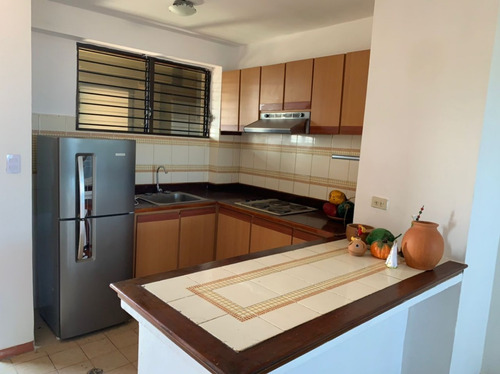 Imagen 9 de 13 de Se Vende Hermoso Ph En Higuerote / Corzo 04123389698