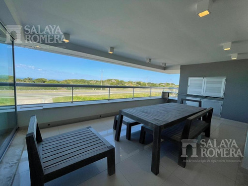 Imagen 10 de 28 de Venta - Apartamento De Categoria , Primera Linea Brava Sap4325120.