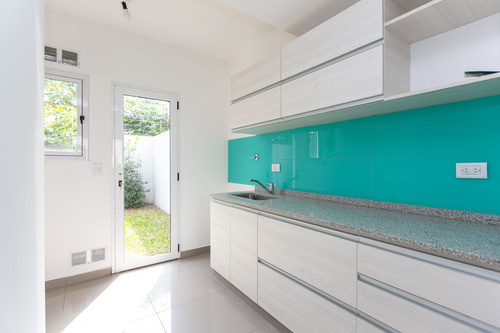 Venta Duplex Casa C/ Patio Cochera - Permuta