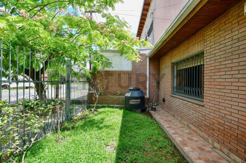 Casa Apto Banco 2 Dormitorios Y Estudio Gonnet, La Plata