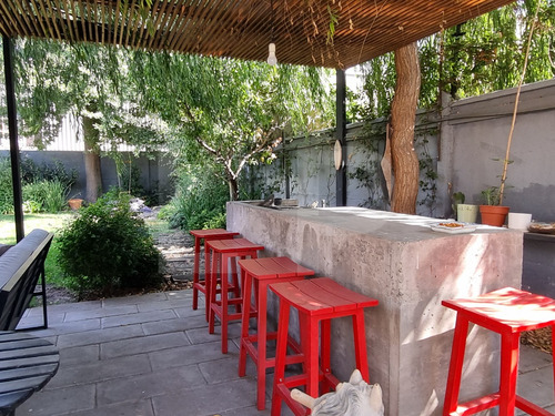 Espectacular Casa En Excelente Ubicación Con Gran Terreno!