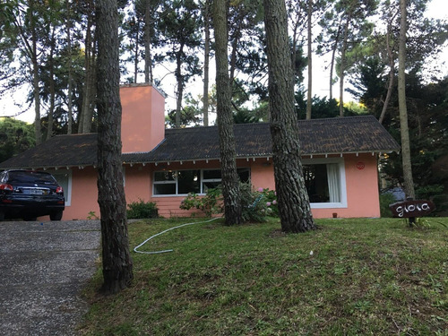 Hemosa Casa En Carilo Para 7 Personas